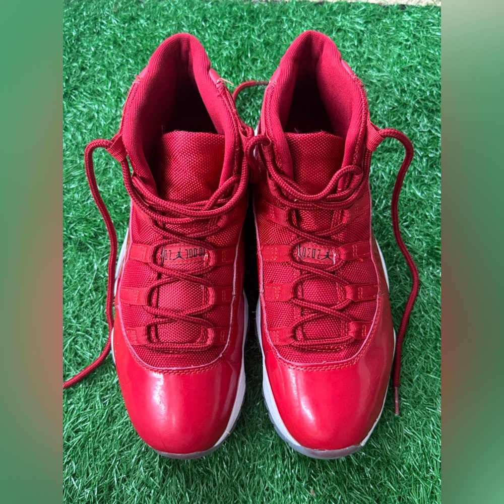 Jordan 11 Retro
Win Like 96 Size 8.5
